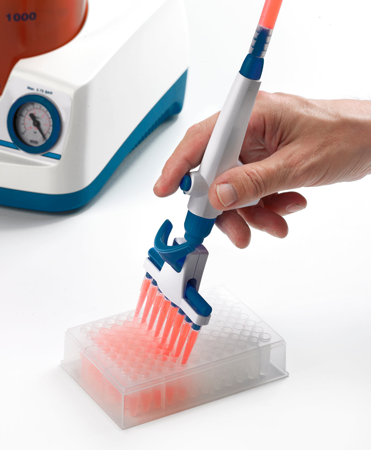 Handheld vacuum controller with single channel adapters V1002 - Rollers and Rotators - Benchmark Scientific